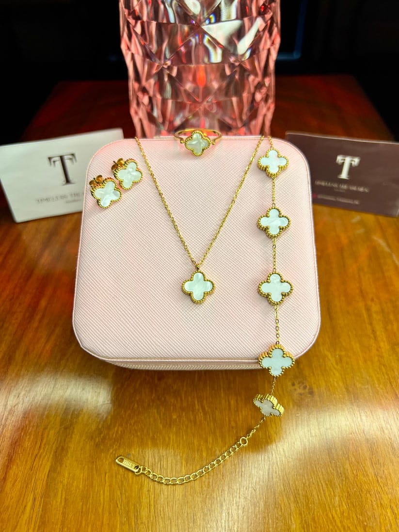 Vencleef Set White Color